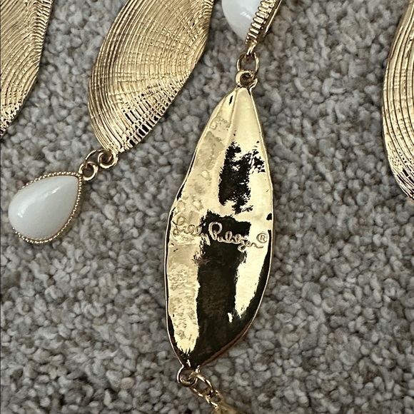 NWOT Lilly Pulitzer SHE SHELLS Necklace - Picture 3 of 4